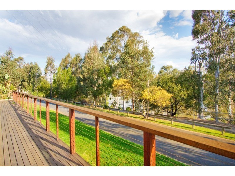 16 Riverpoint Boulevard, Riverhills QLD 4074