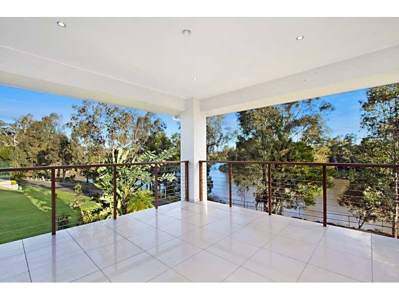 16 Riverpoint Boulevard, Riverhills QLD 4074