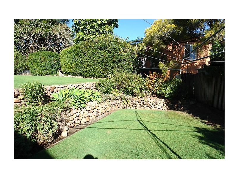 3 Baree Street, Kenmore QLD 4069