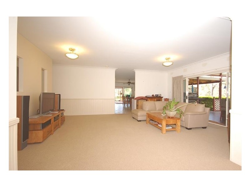 2 Coolibah Court, Mount Crosby QLD 4306