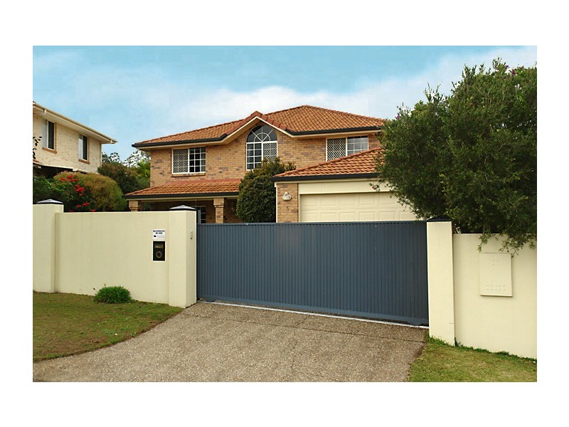 5 Arncliffe Close, Carindale QLD 4152