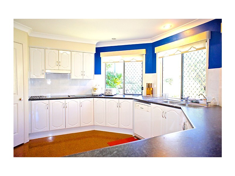 5 Arncliffe Close, Carindale QLD 4152