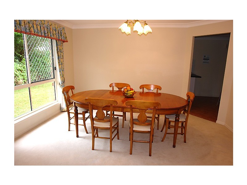 5 Arncliffe Close, Carindale QLD 4152