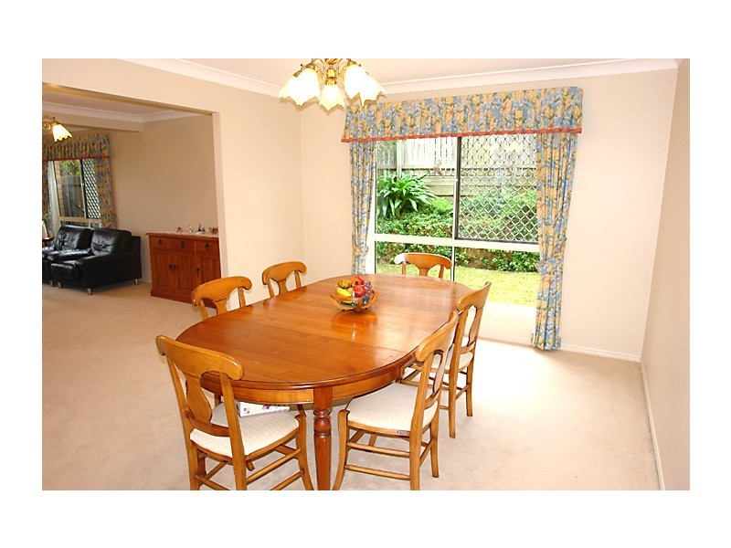 5 Arncliffe Close, Carindale QLD 4152