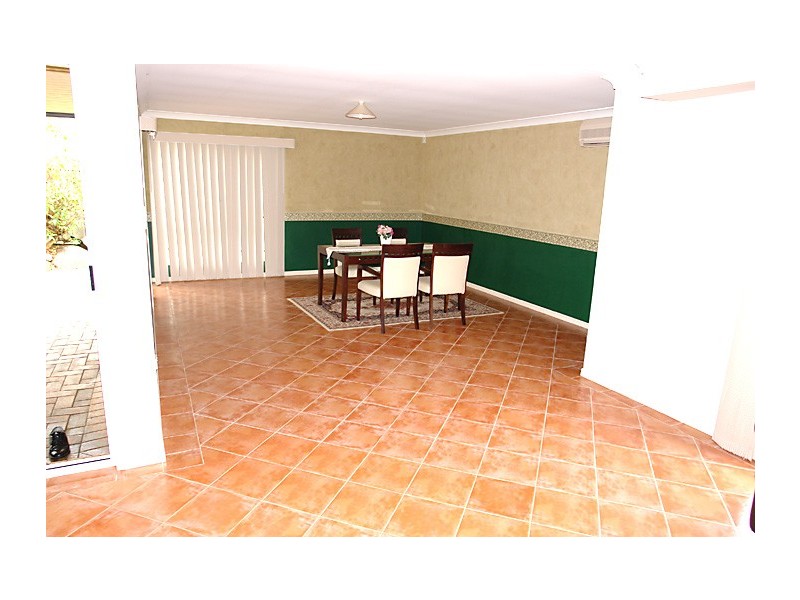 5 Arncliffe Close, Carindale QLD 4152