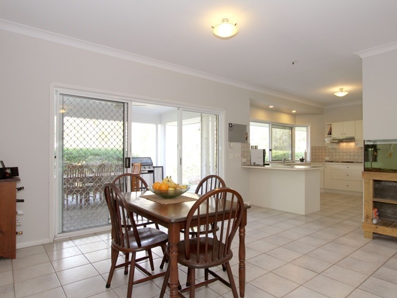 9 Riversleigh Rd, Bellbowrie QLD 4070