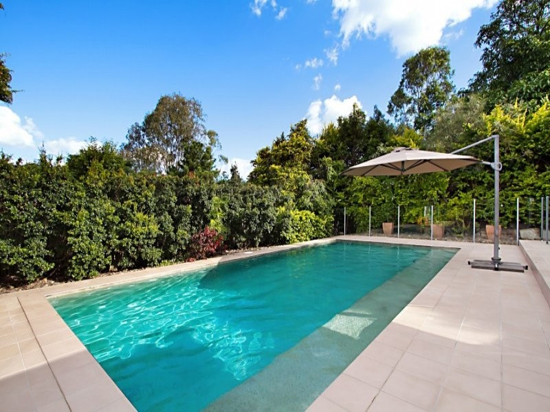 35 McConnell Crescent, Brookfield QLD 4069