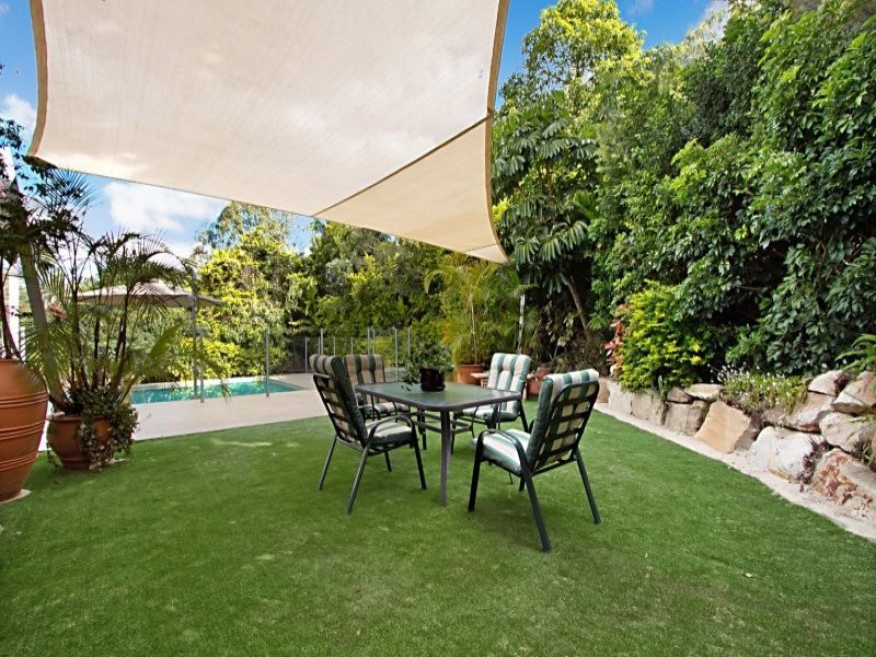 35 McConnell Crescent, Brookfield QLD 4069