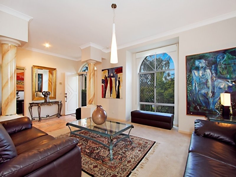 35 McConnell Crescent, Brookfield QLD 4069