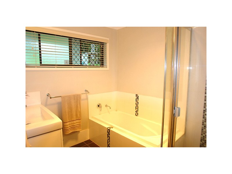 724 Hawkesbury Rd, Anstead QLD 4070