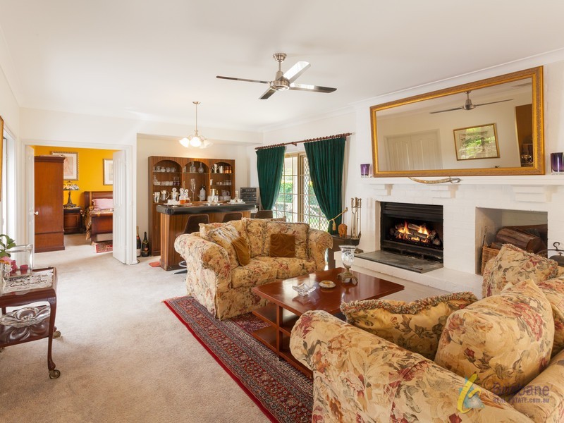 72 Riversleigh Road, Bellbowrie QLD 4070
