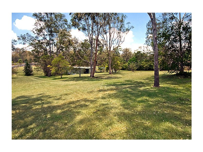 72 Riversleigh Road, Bellbowrie QLD 4070