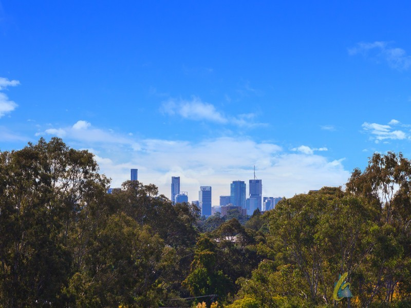 14 Gleneagle Street, Kenmore QLD 4069