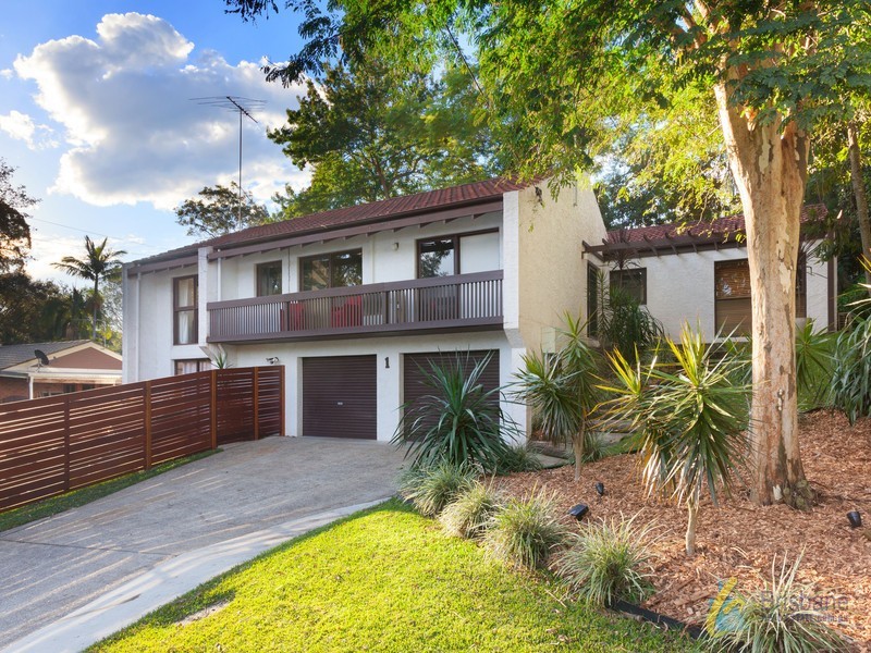 1 Leander Street, Chapel Hill QLD 4069