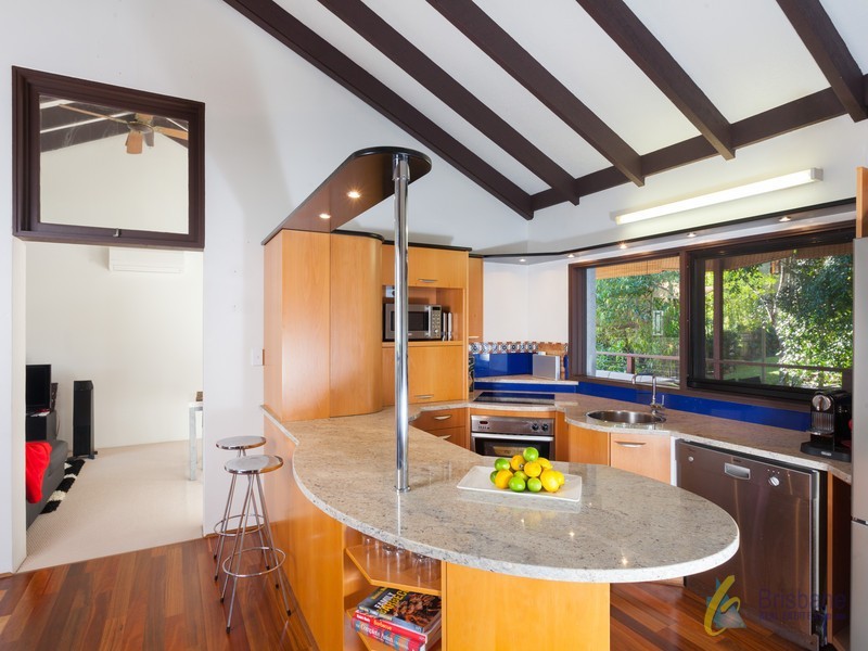 1 Leander Street, Chapel Hill QLD 4069