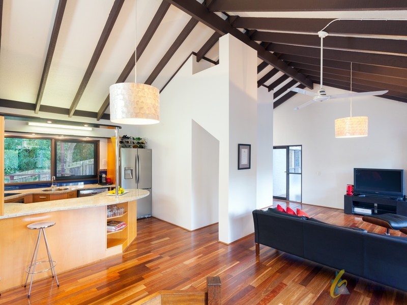 1 Leander Street, Chapel Hill QLD 4069