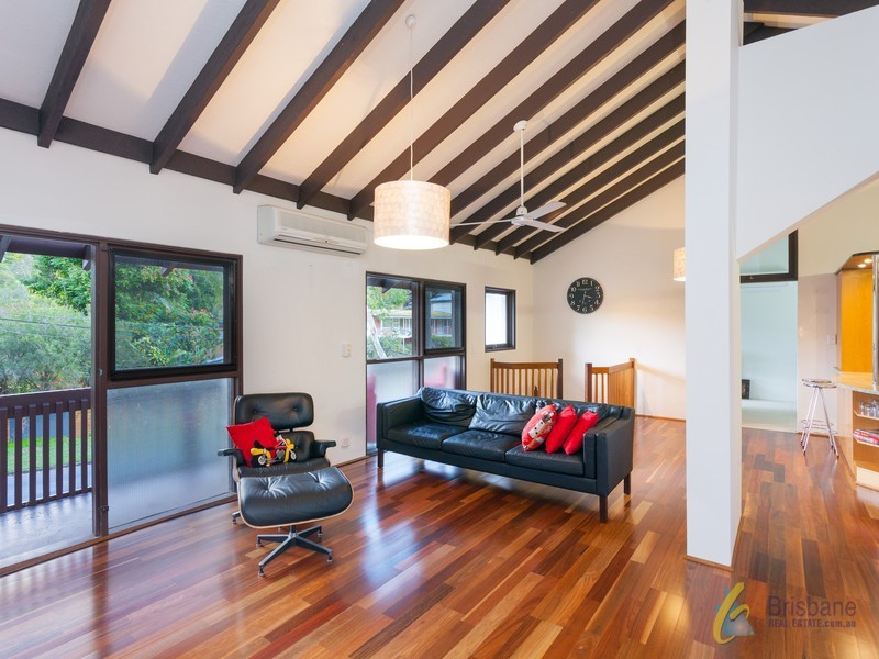 1 Leander Street, Chapel Hill QLD 4069