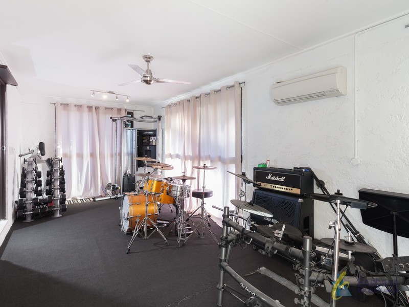 1 Leander Street, Chapel Hill QLD 4069