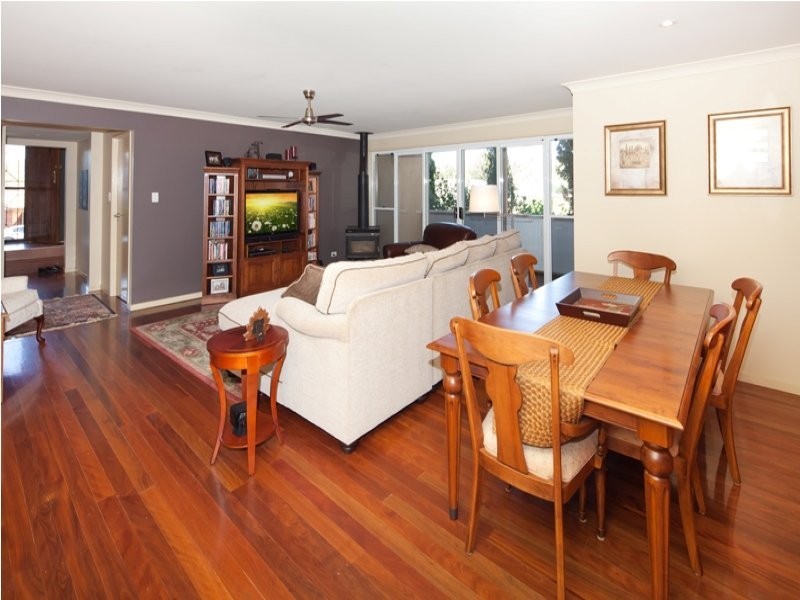 8 Evergreen Close, Kenmore QLD 4069