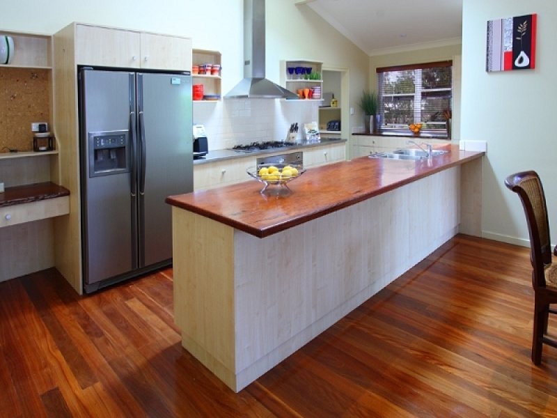 8 Evergreen Close, Kenmore QLD 4069
