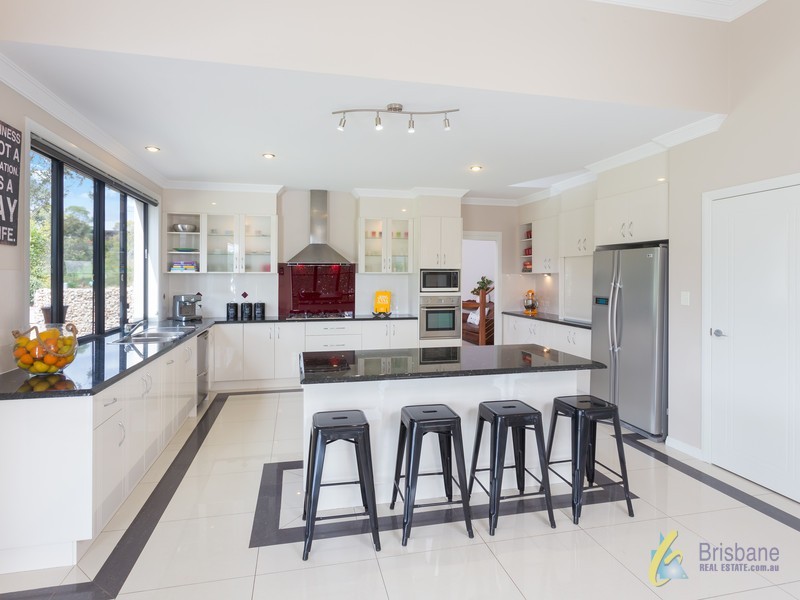 48 Olivia Pl, Pullenvale QLD 4069