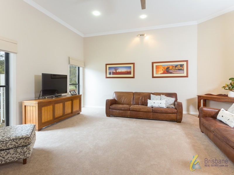 48 Olivia Pl, Pullenvale QLD 4069