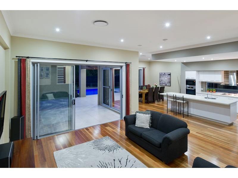 23 Serene Place, Fig Tree Pocket QLD 4069