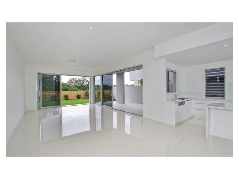 27 Lohe St, Indooroopilly QLD 4068