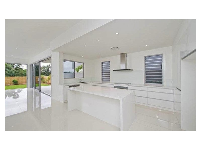 27 Lohe St, Indooroopilly QLD 4068