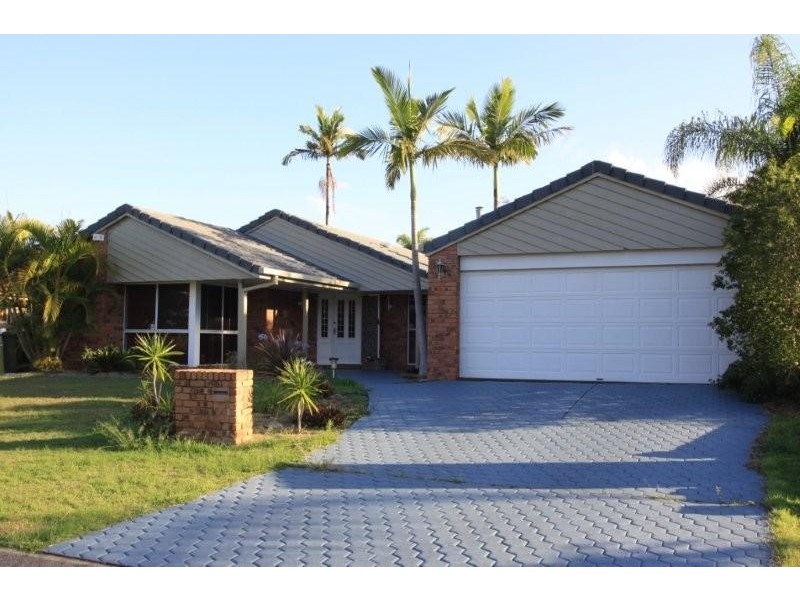 8 Codford Place, Chapel Hill QLD 4069