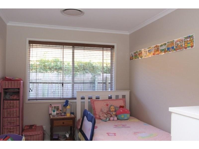 8 Codford Place, Chapel Hill QLD 4069