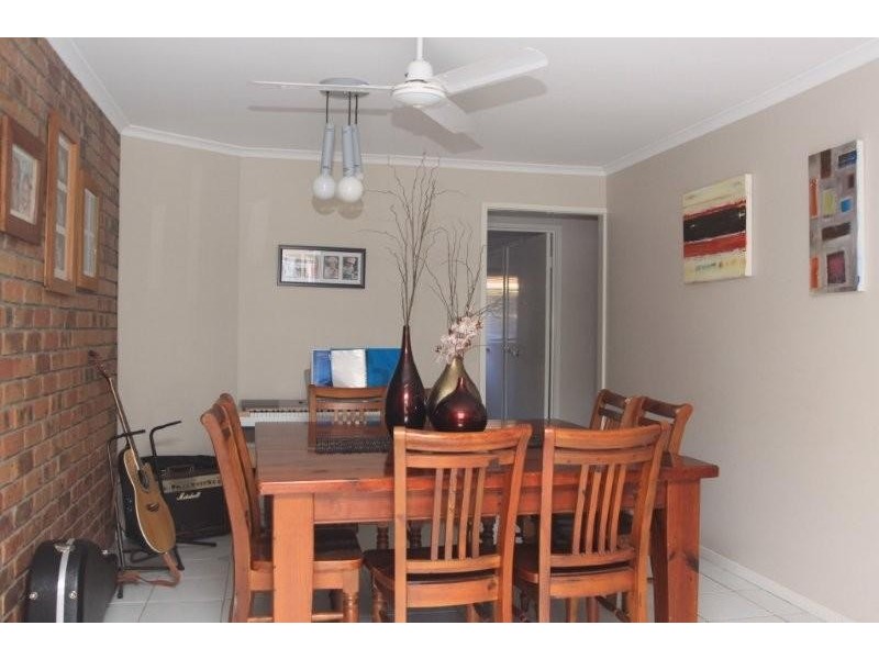 8 Codford Place, Chapel Hill QLD 4069