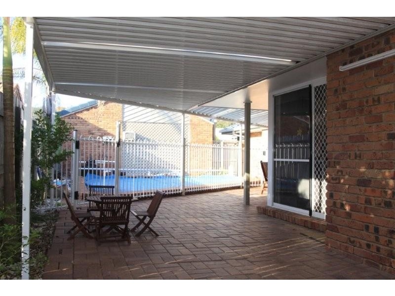 8 Codford Place, Chapel Hill QLD 4069