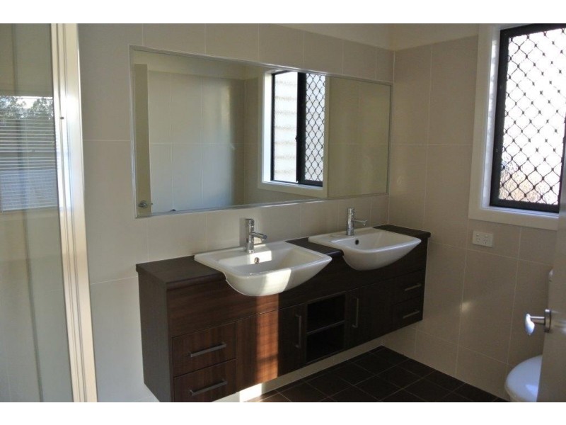 85 Bozzato Place, Kenmore Hills QLD 4069