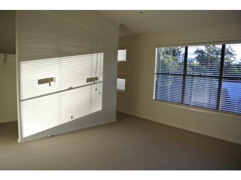 85 Bozzato Place, Kenmore Hills QLD 4069