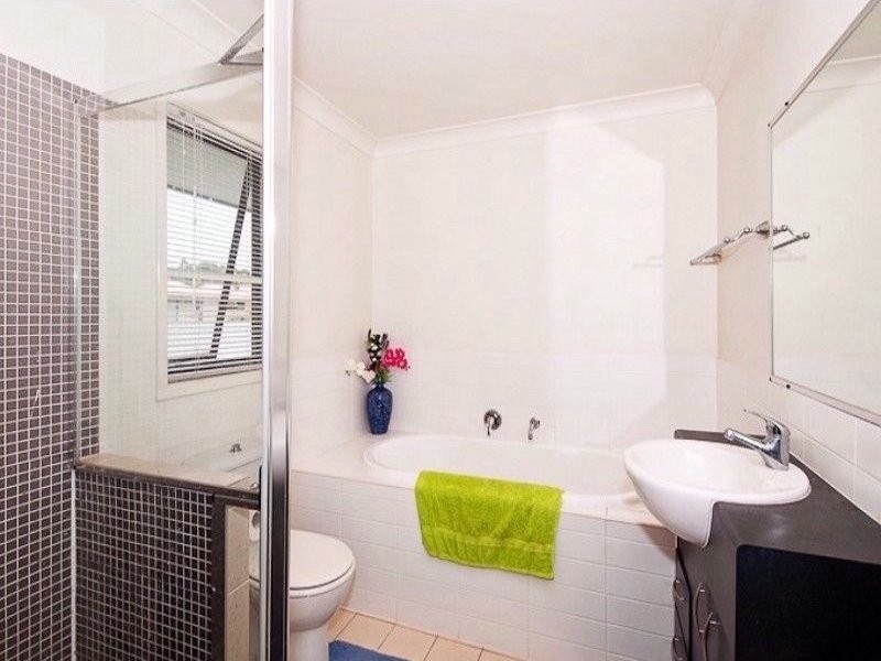 8/18 McPherson Road, Sinnamon Park QLD 4073