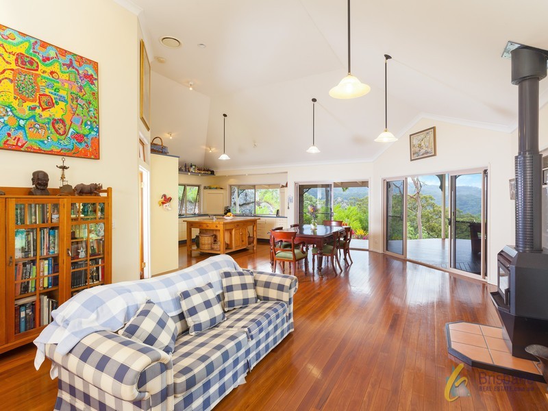 878a Upper Brookfield Road, Upper Brookfield QLD 4069