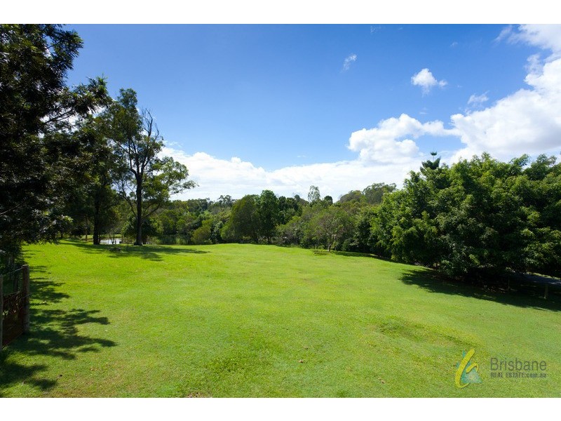 77 Old Farm Rd, Pullenvale QLD 4069