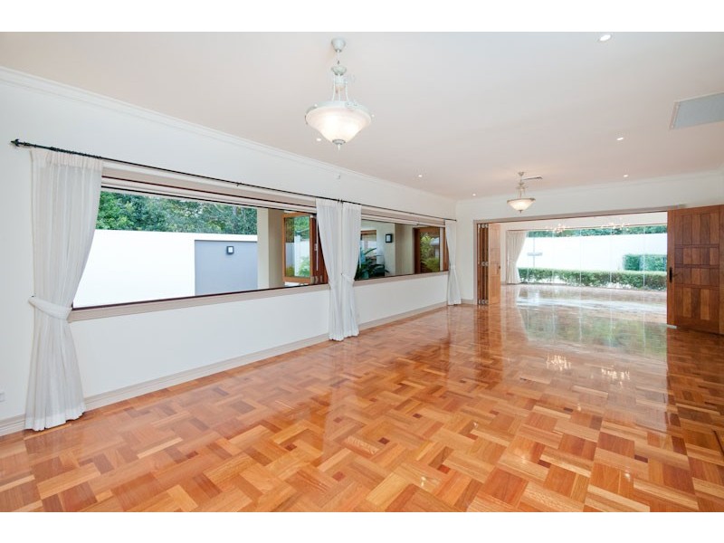 89 Moons Lane, Brookfield QLD 4069