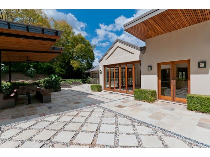 89 Moons Lane, Brookfield QLD 4069