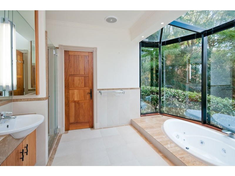 89 Moons Lane, Brookfield QLD 4069