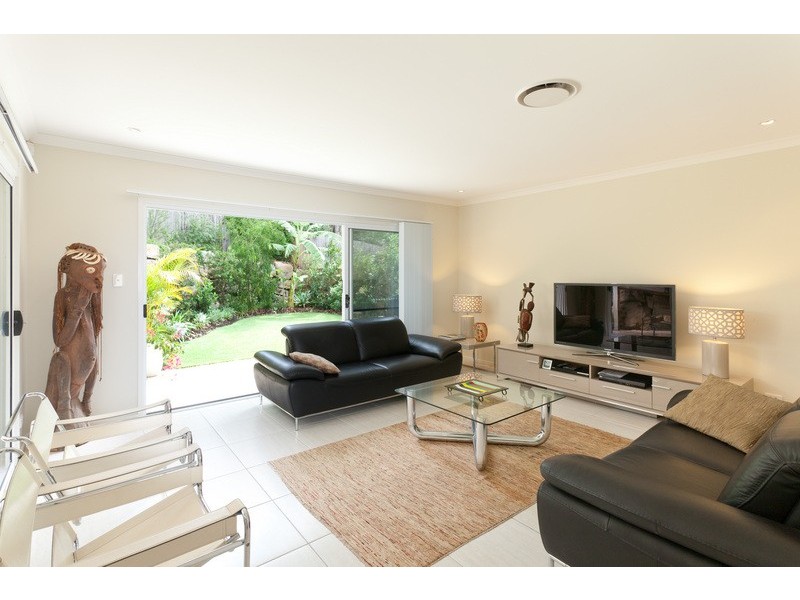 12 Caber Street, Kenmore QLD 4069