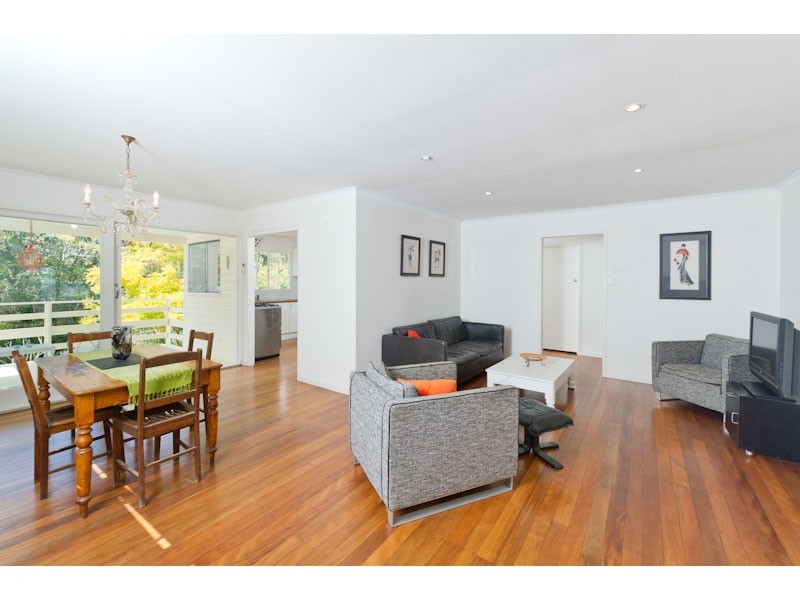 50 Edson Street, Kenmore QLD 4069