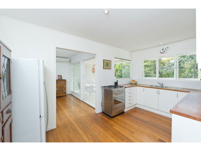 50 Edson Street, Kenmore QLD 4069