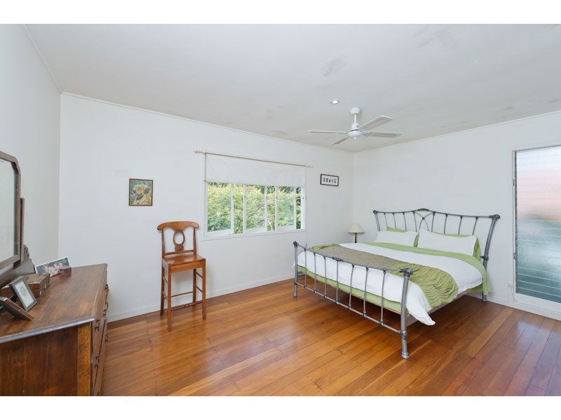 50 Edson Street, Kenmore QLD 4069