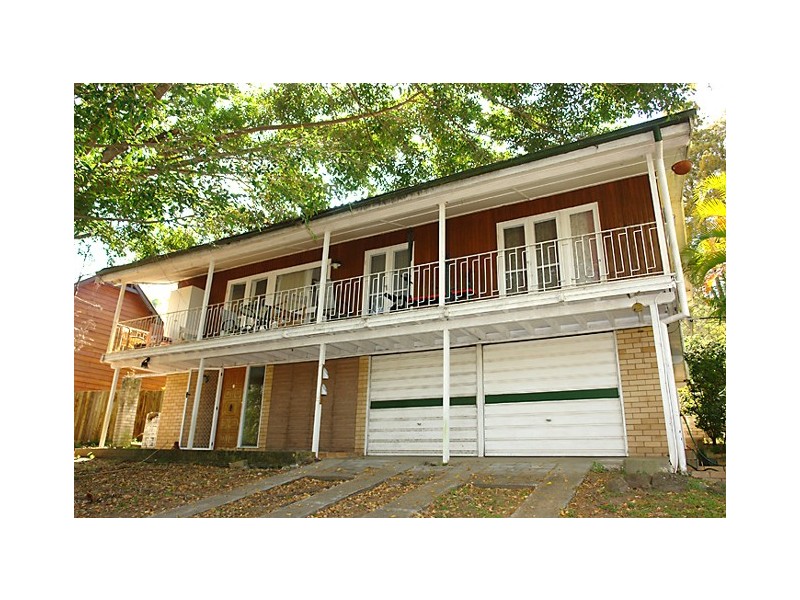 38 Newcomen st, Indooroopilly QLD 4068