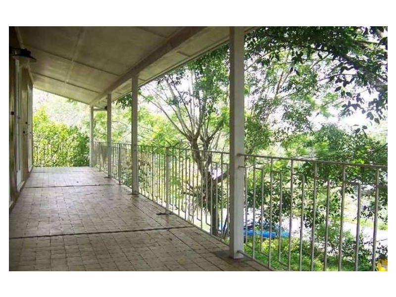 38 Newcomen st, Indooroopilly QLD 4068