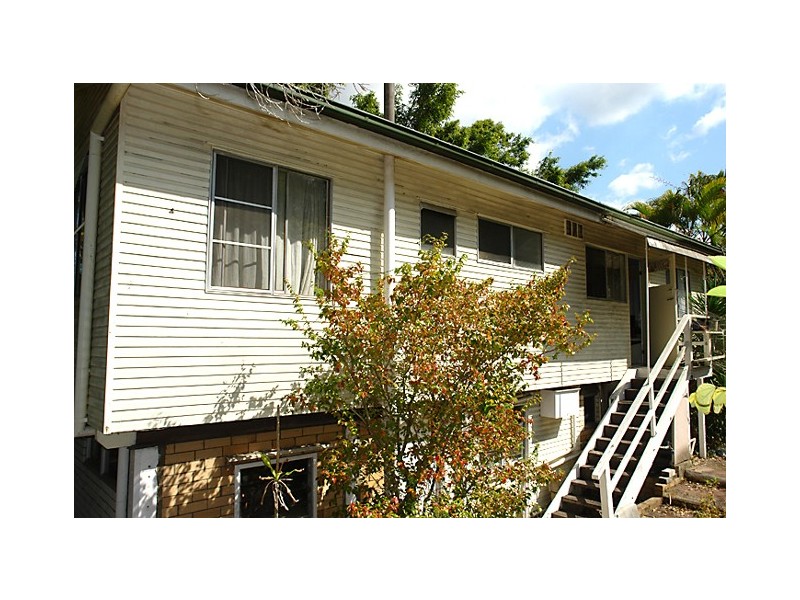 38 Newcomen st, Indooroopilly QLD 4068