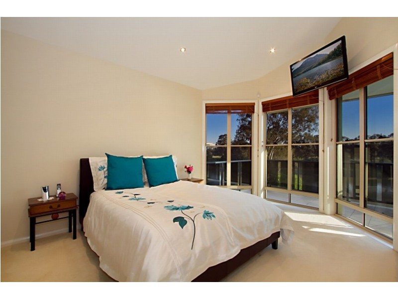 6 RIVERPOINT BVD, Riverhills QLD 4074