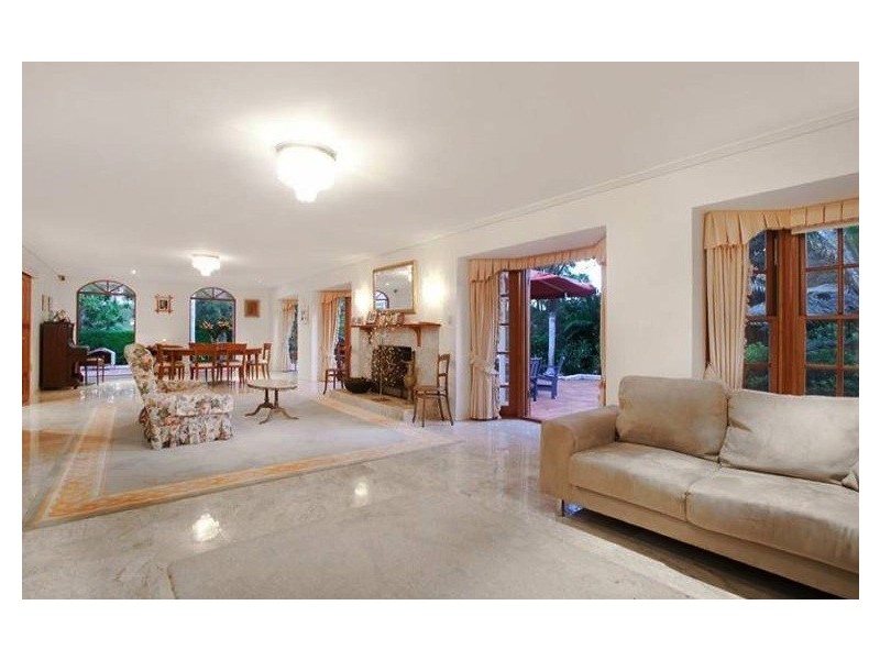 243 Moons La, Brookfield QLD 4069